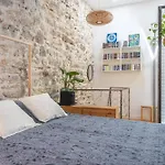 Charming Atypical Holiday home
