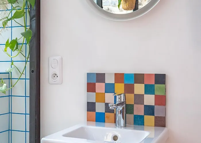 Charming Atypical Semesterbostad