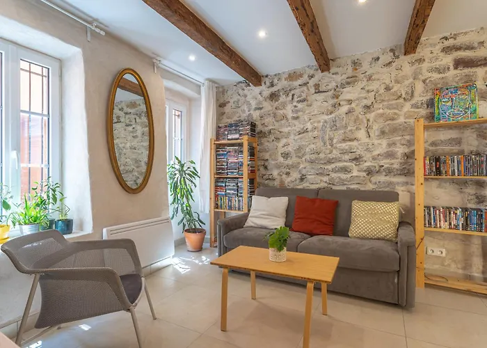 Charming Atypical Hyères